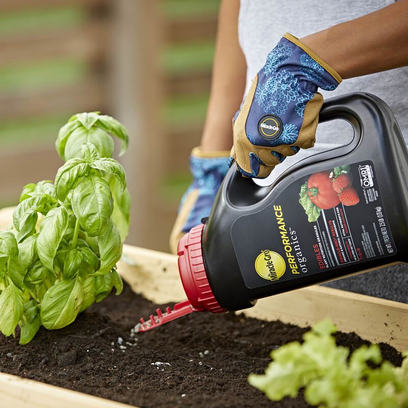 Miracle-Gro&reg; Performance Organics Edibles Plant Nutrition Granules image number null