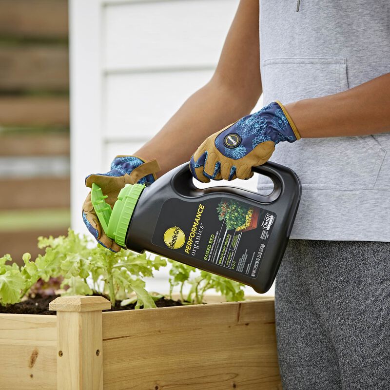 Miracle-Gro&reg; Performance Organics Raised Bed Plant Nutrition Granules image number null