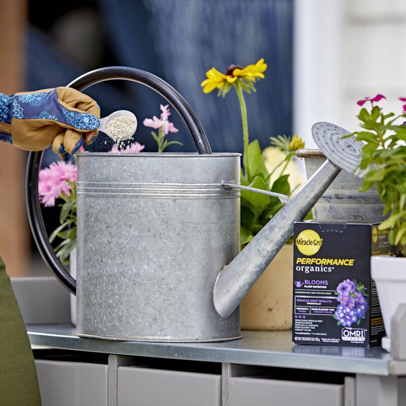 Miracle-Gro&reg; Performance Organics Blooms Plant Nutrition image number null