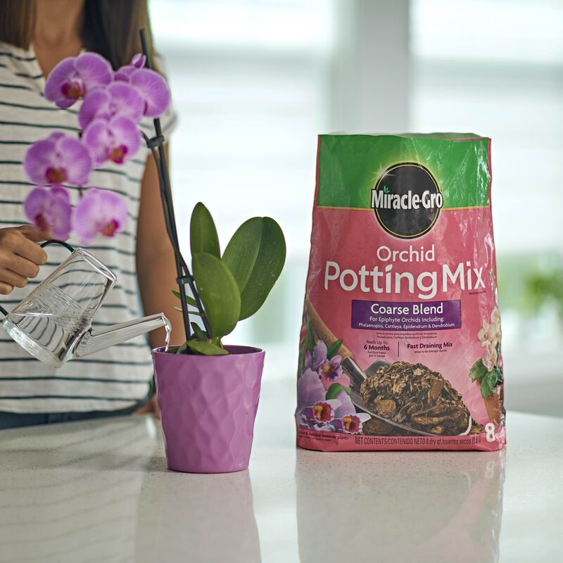 Miracle-Gro&reg; Orchid Potting Mix Coarse Blend image number null