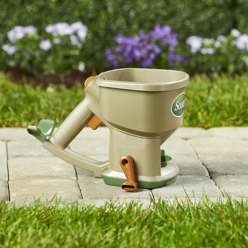 Scotts&reg; Whirl&trade; Hand-Powered Spreader image number null