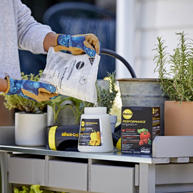Miracle-Gro&reg; Performance Organics Edibles Plant Nutrition image number null
