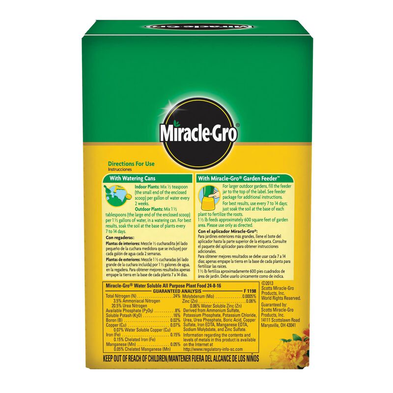 Miracle-Gro&reg; Water Soluble All Purpose and Shake 'N Feed Plant Food Bundle image number null