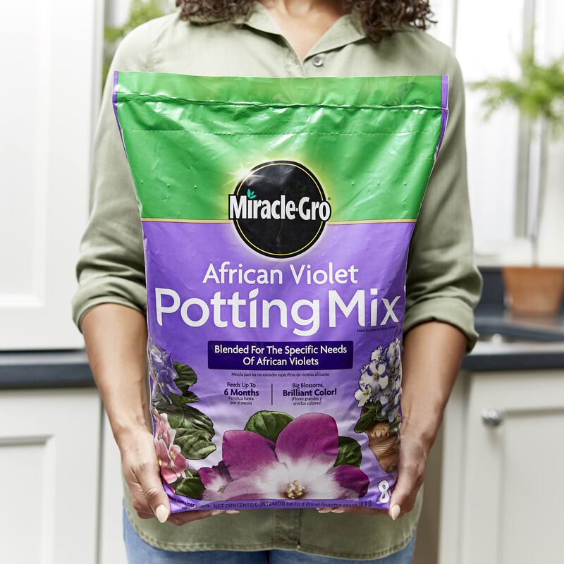 Miracle-Gro&reg; African Violet Potting Mix image number null