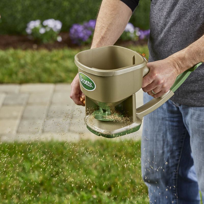 Scotts&reg; Whirl&trade; Hand-Powered Spreader image number null