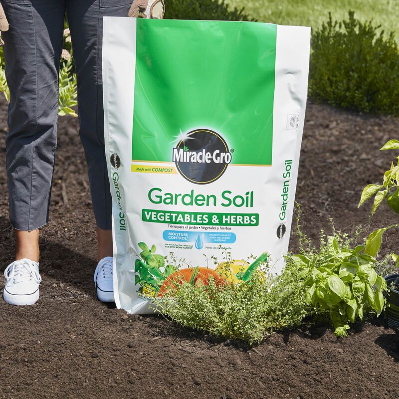 Miracle-Gro&reg; Garden Soil Vegetables & Herbs image number null