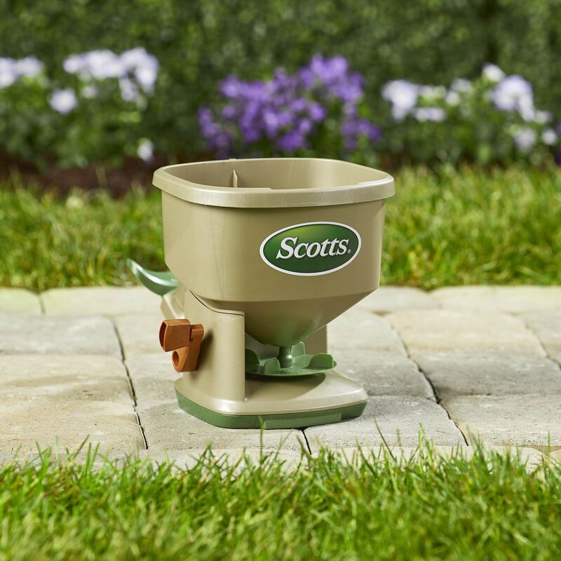 Scotts&reg; Whirl&trade; Hand-Powered Spreader image number null