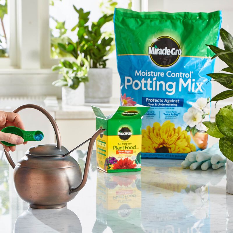 Miracle-Gro&reg; Moisture Control Potting Mix and Miracle-Gro&reg; Water Soluble All Purpose Plant Food image number null