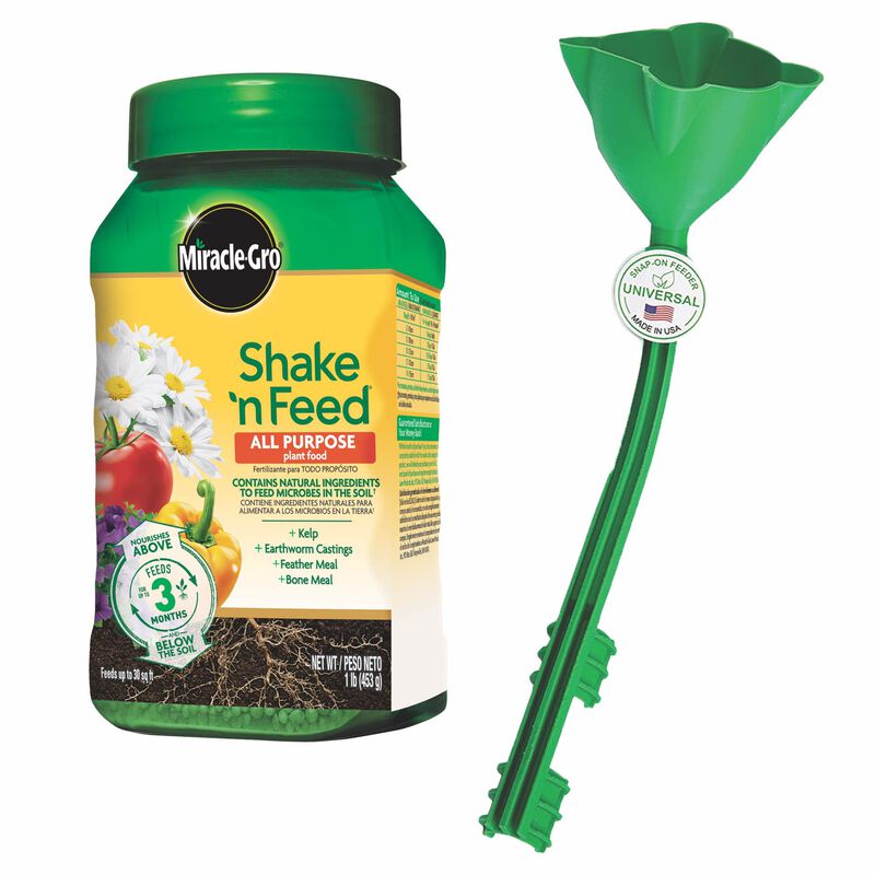 Miracle-Gro&reg; Shake 'N Feed All Purpose Plant Food with Universal Snap-On Feeder image number null