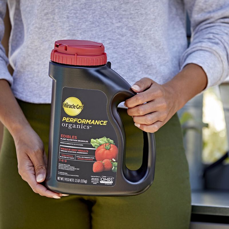 Miracle-Gro&reg; Performance Organics Edibles Plant Nutrition Granules image number null