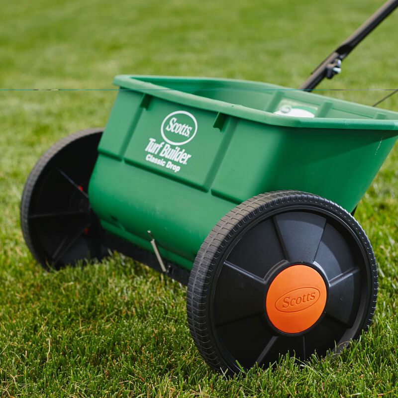 Scotts&reg; Turf Builder&reg; Classic&reg; Drop Spreader image number null